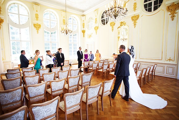 Hochzeitsfotografie Barockschloß Oberlichtenau: Standesamtliche Trauung
